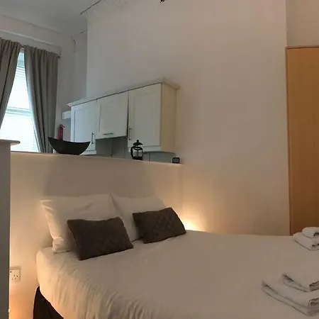 Mountjoy Serviced Lägenhet *